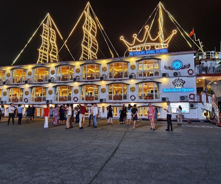 Ăn Tối Trên Tàu Indochina Queen - Buffet Tối